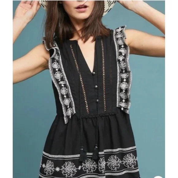 Anthropologie Akemi Kin Adelina Top Black Floral Embroider Peasant Sz 6 Boho - Picture 1 of 10